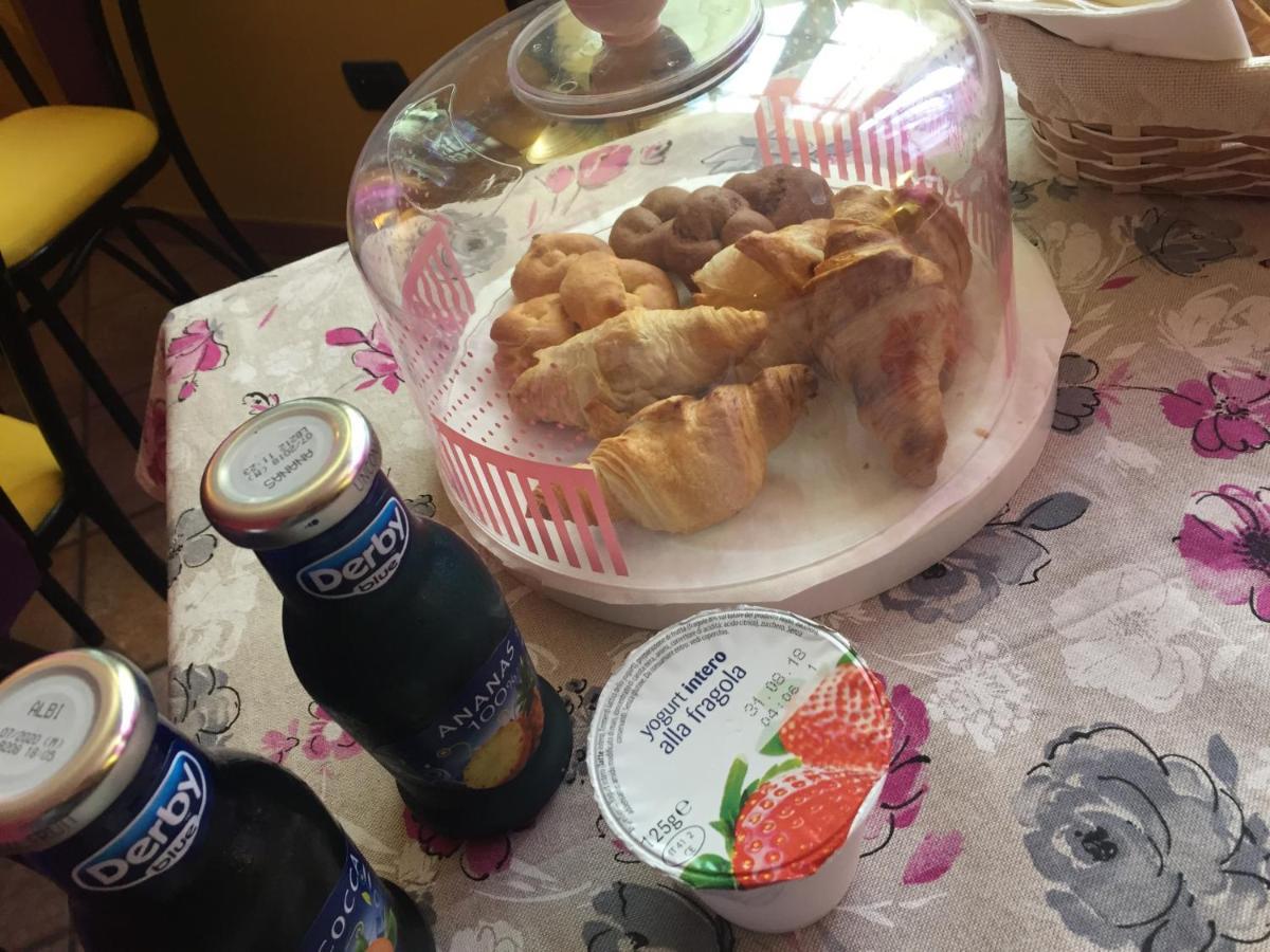 B&B Sotto Le Mura 帕沃卡纳韦塞 外观 照片