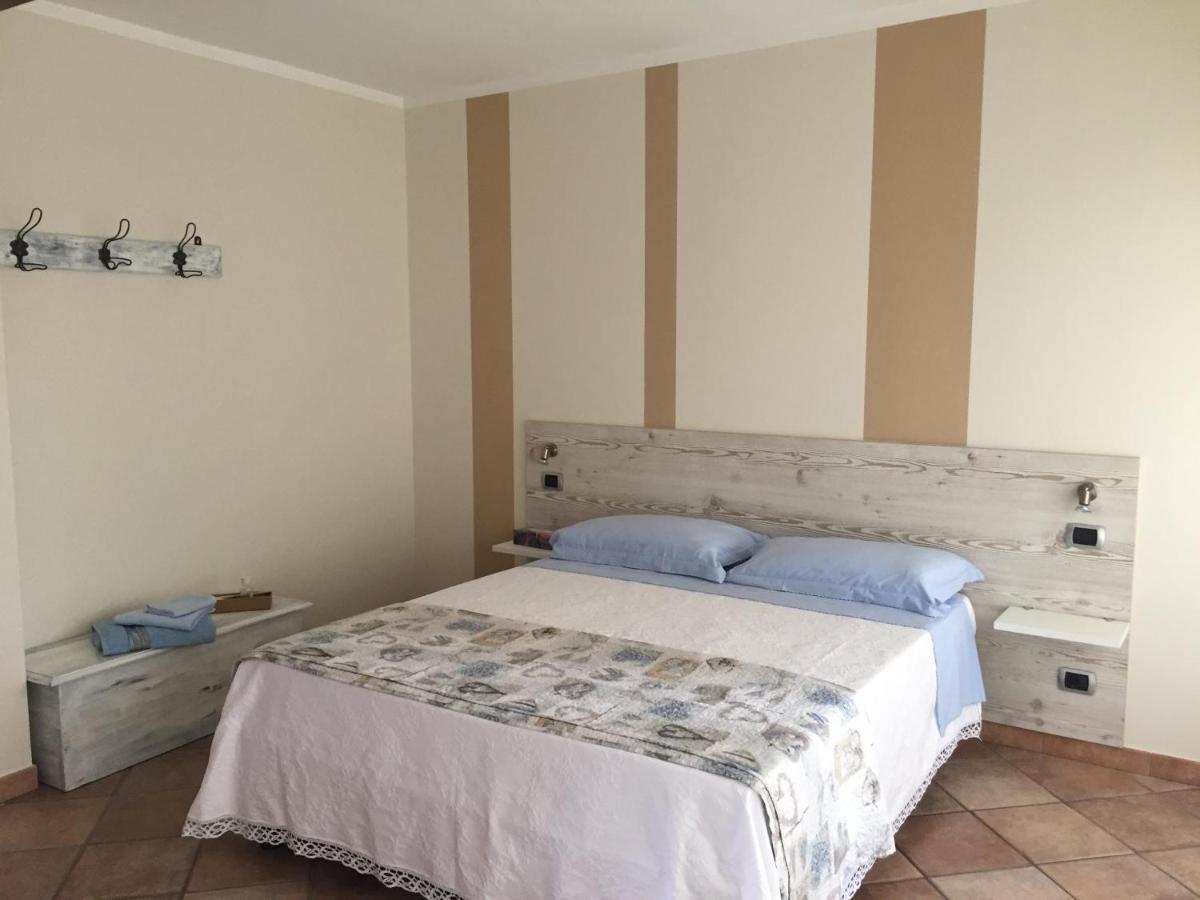 B&B Sotto Le Mura 帕沃卡纳韦塞 外观 照片