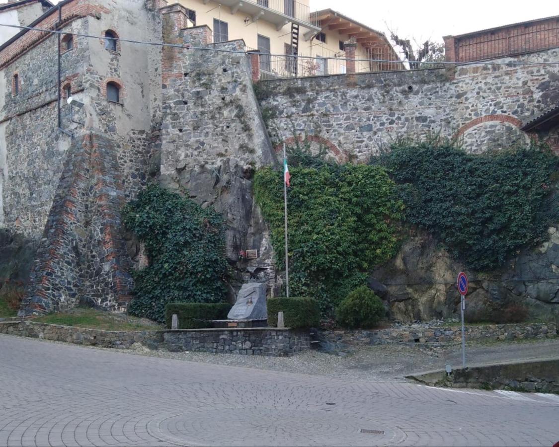 B&B Sotto Le Mura 帕沃卡纳韦塞 外观 照片