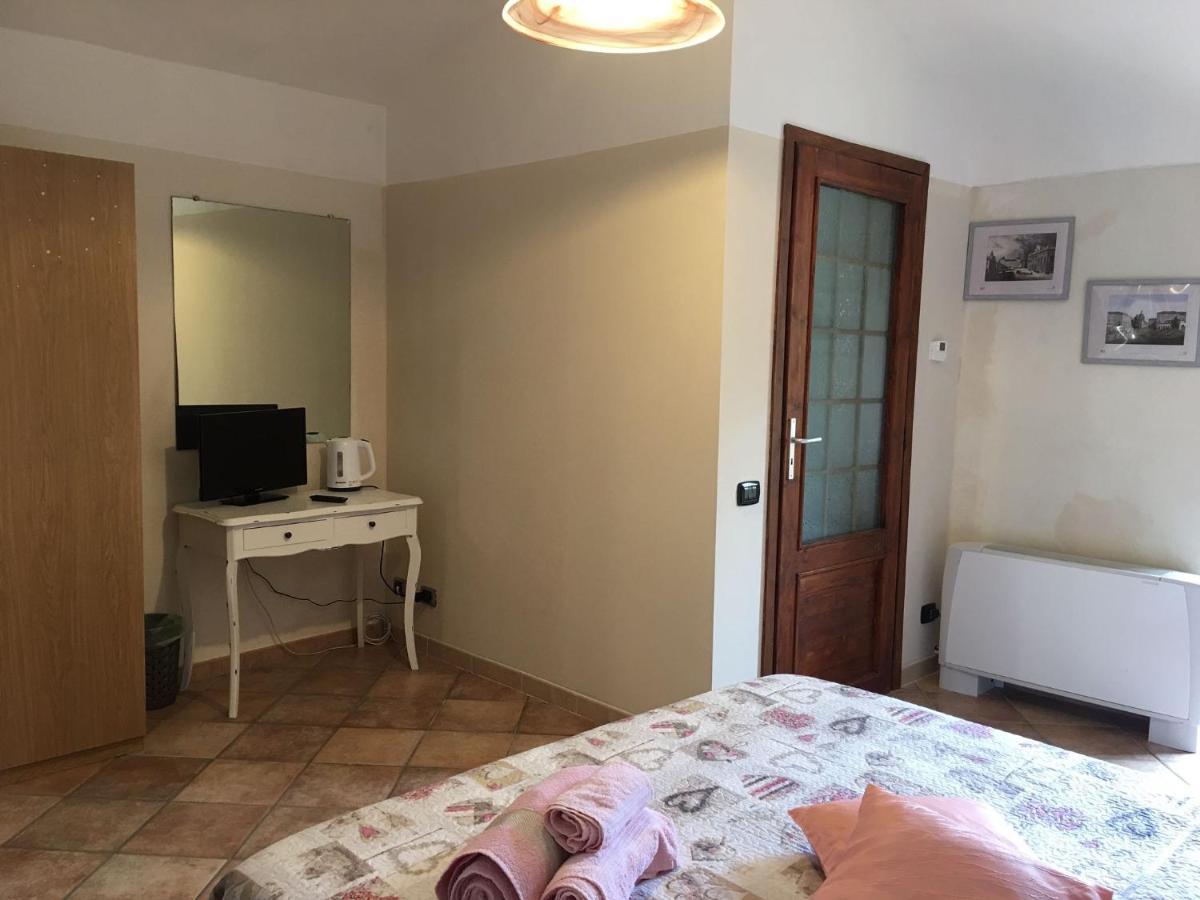 B&B Sotto Le Mura 帕沃卡纳韦塞 外观 照片